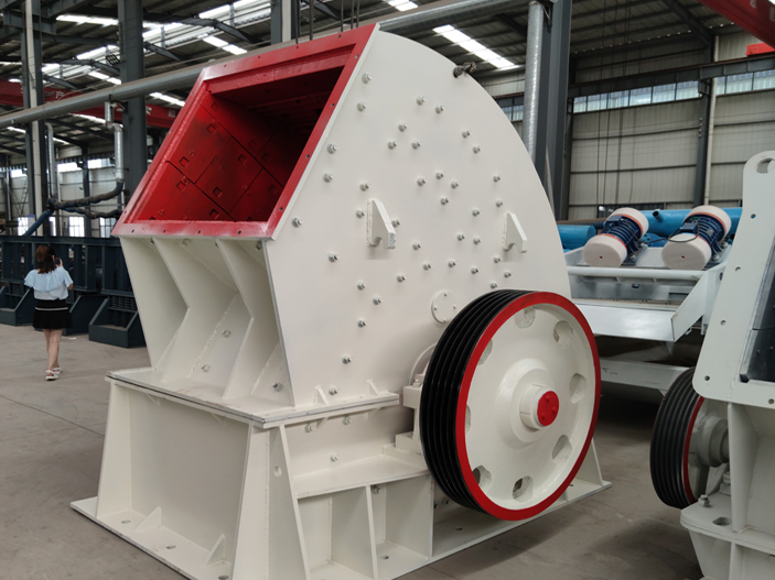重型锤式破碎机